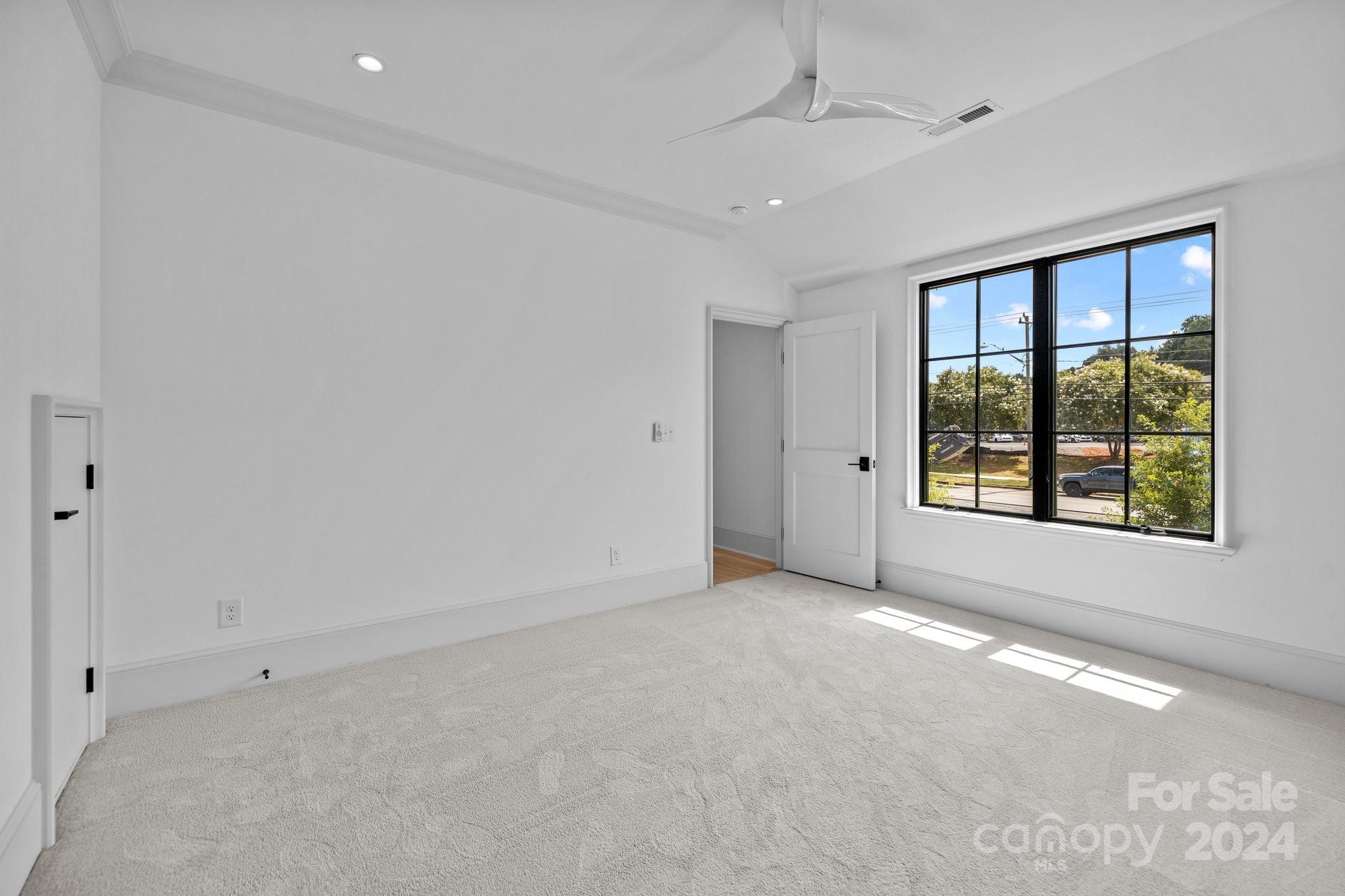 Chateau Sardis - Residential