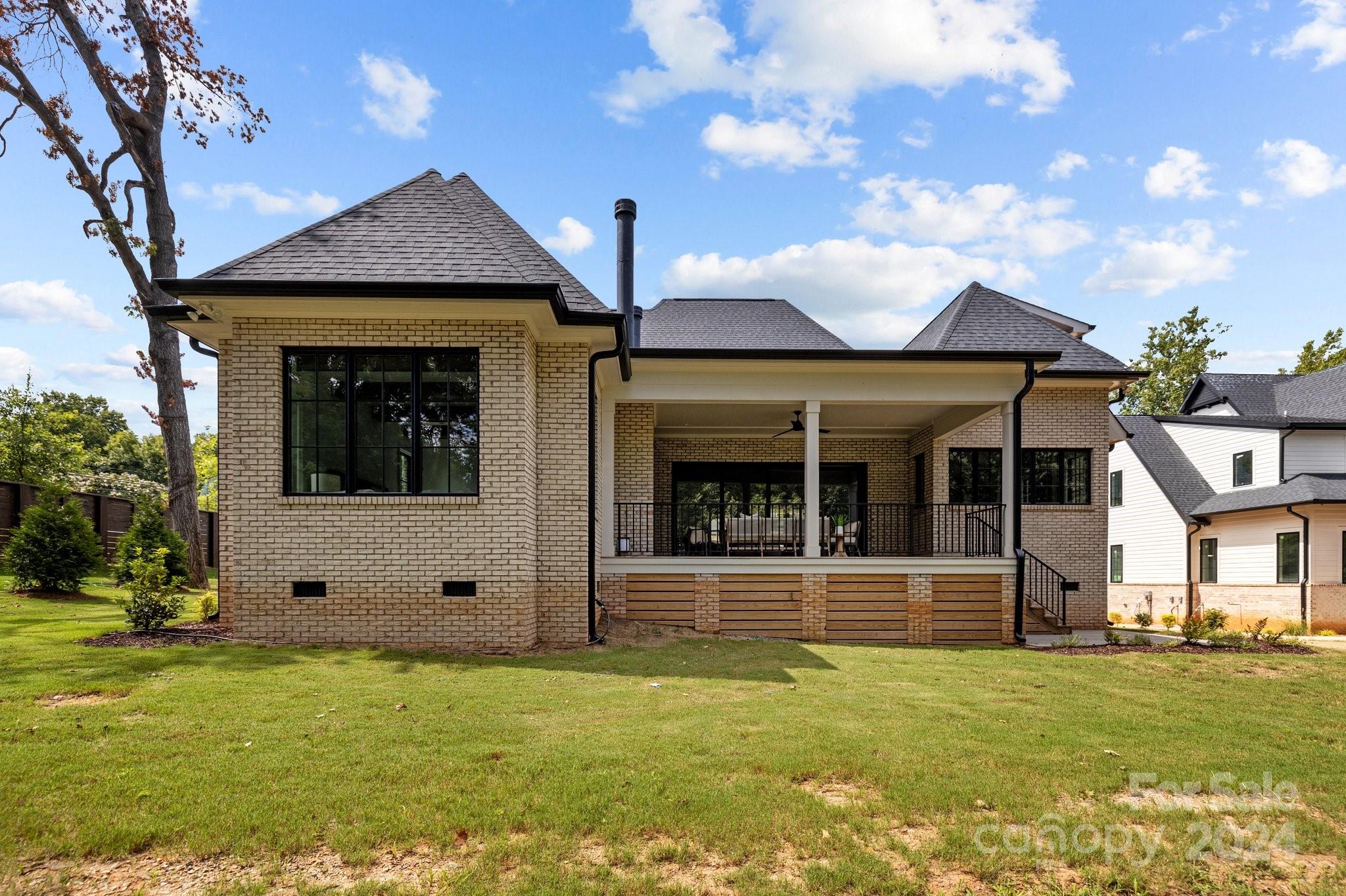 Chateau Sardis - Residential