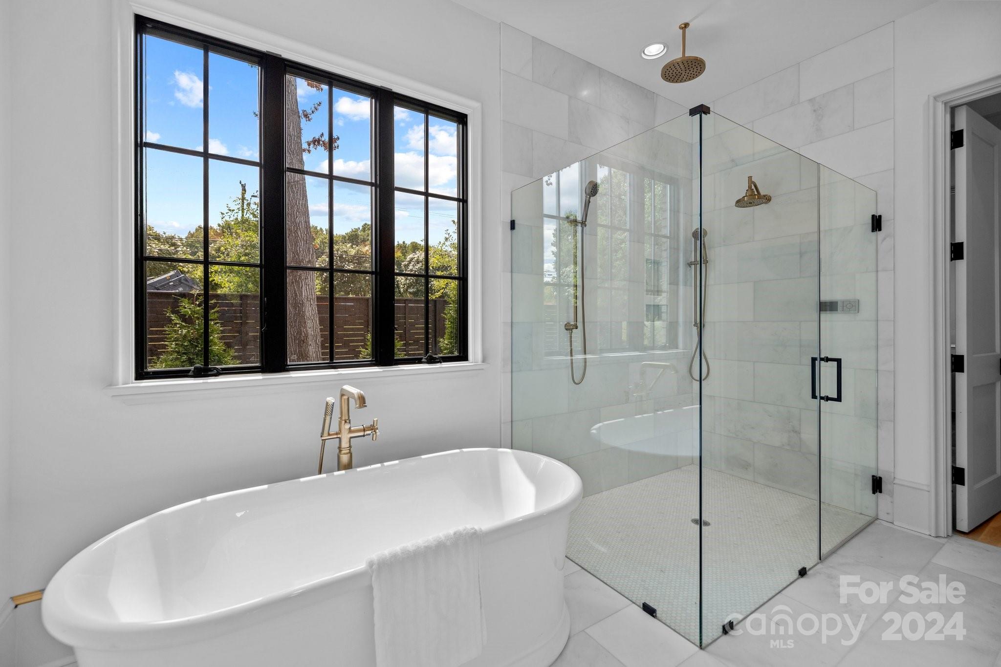 Chateau Sardis - Residential