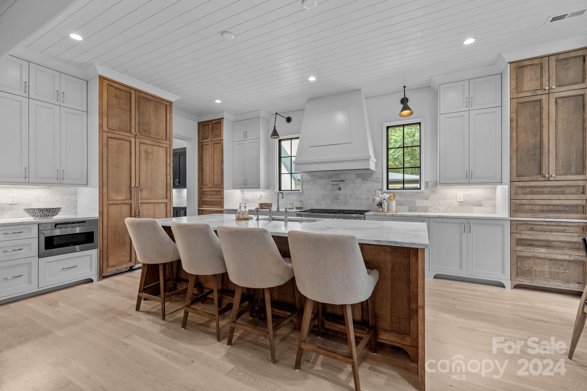 Chateau Sardis - Residential