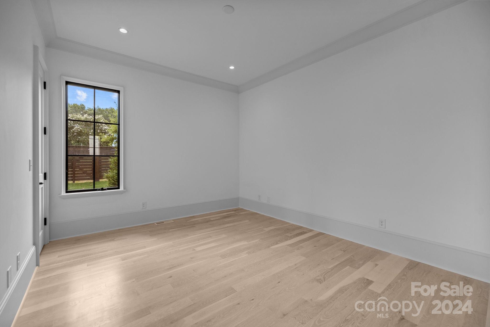 Chateau Sardis - Residential