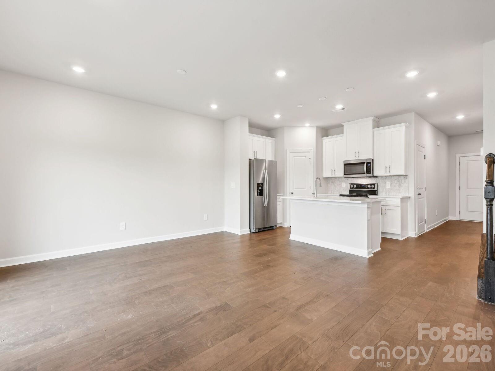 9041 Foggy Brook Loop