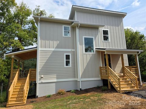 Photo of 22 Crestview Street, Asheville, NC 28803 (MLS # 4303198)