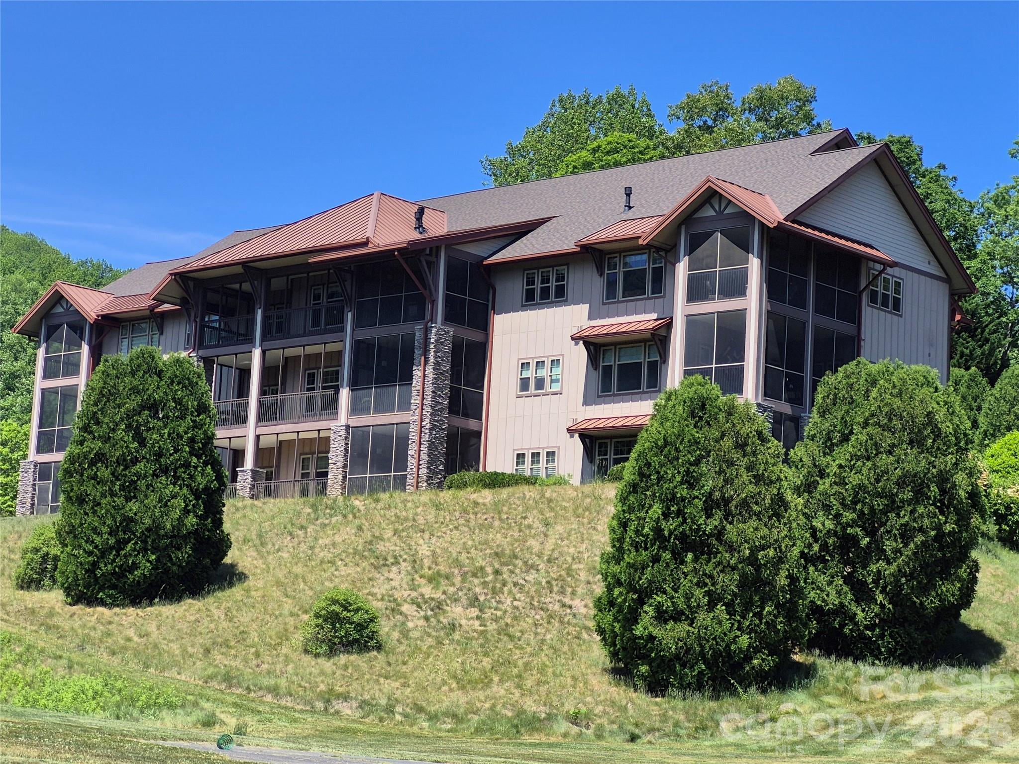1564 Country Club Drive B-301