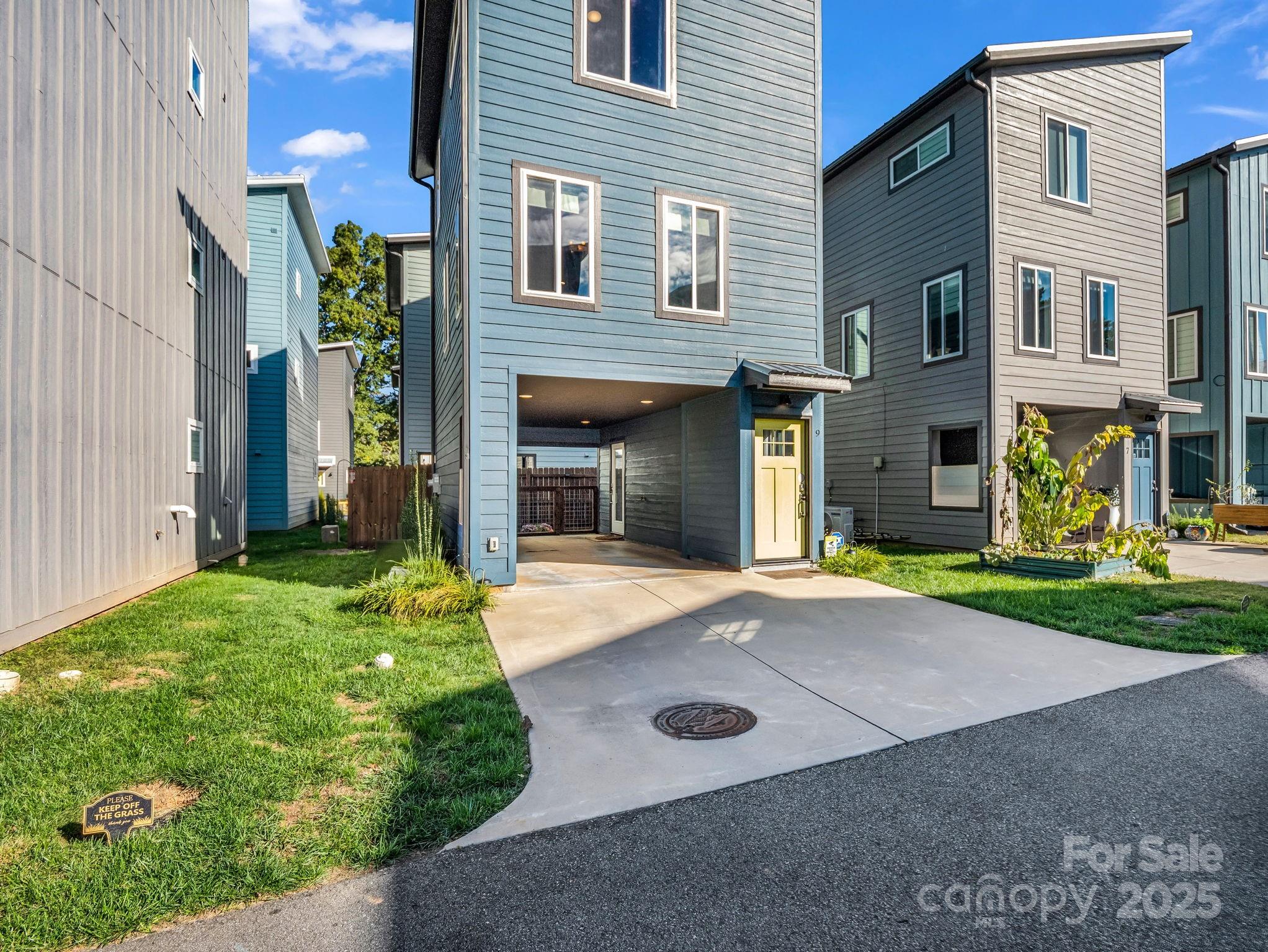 9 W Citra Street