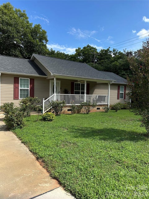 Photo of 33 Railroad Avenue, York, SC 29745 (MLS # 4413123)