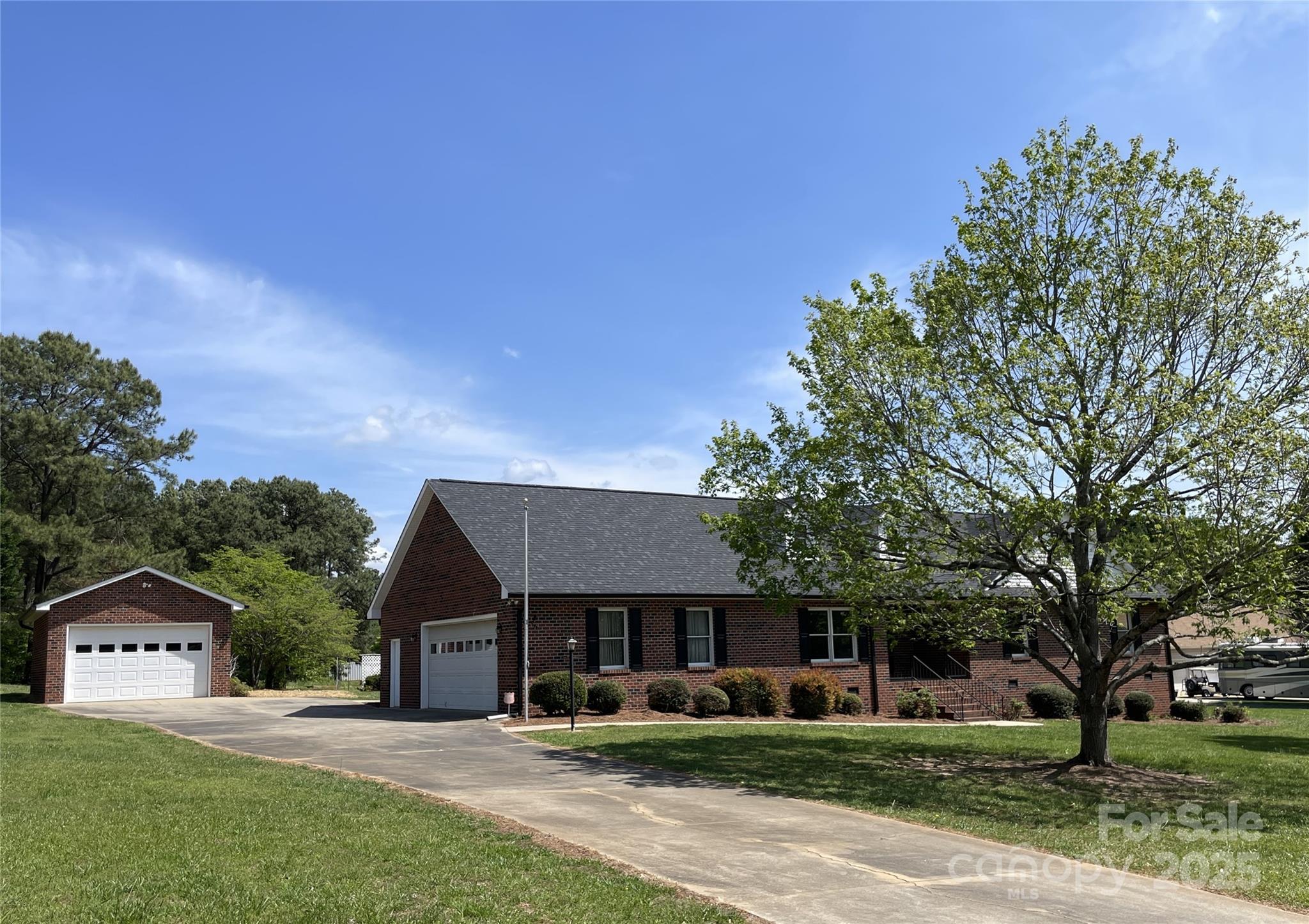 2515 Myra Lane