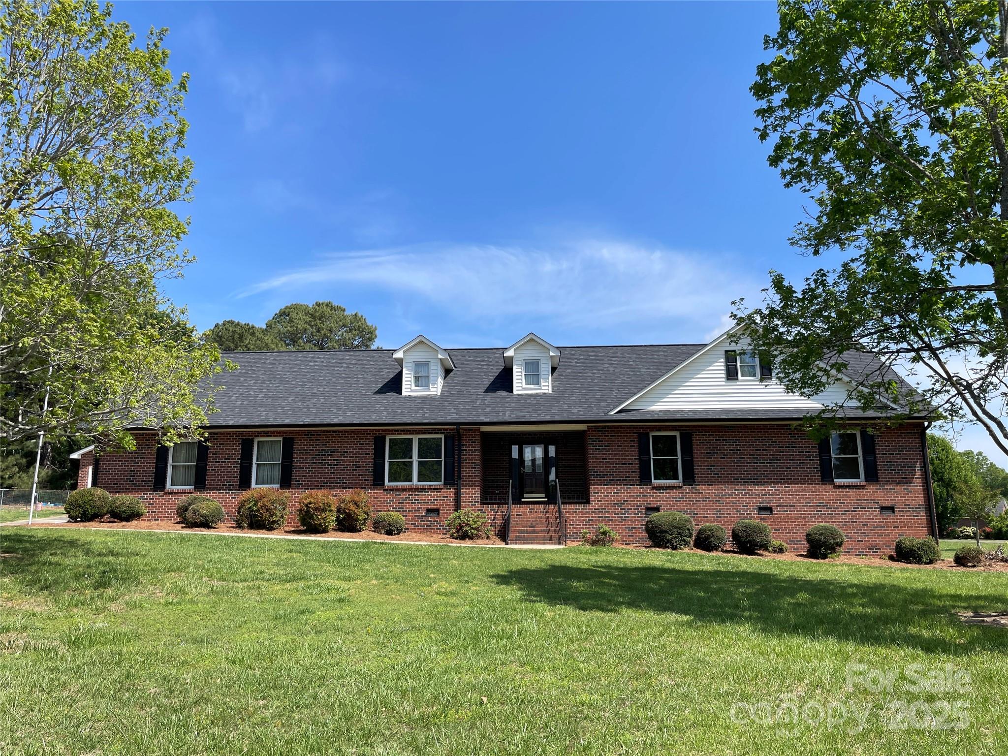 2515 Myra Lane