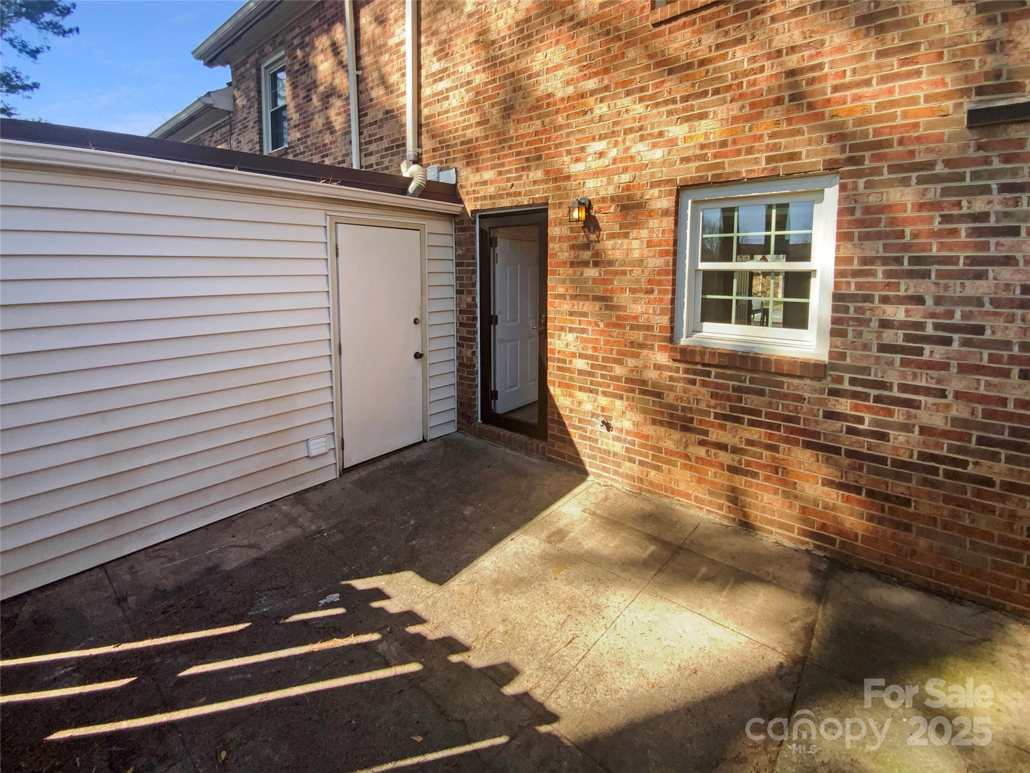 Carriage House - Residential