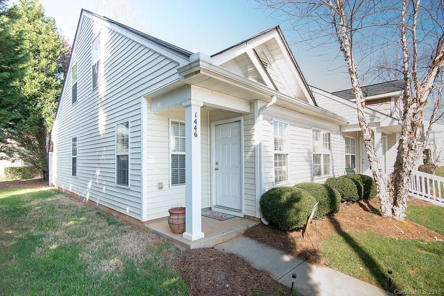 End unit! Three bedroom townhome with master on second floor. Two addtl bedrooms on main. Walking distance to pool. Corian counters in kitchen and gas log fireplace in great room. Paver patio in back.