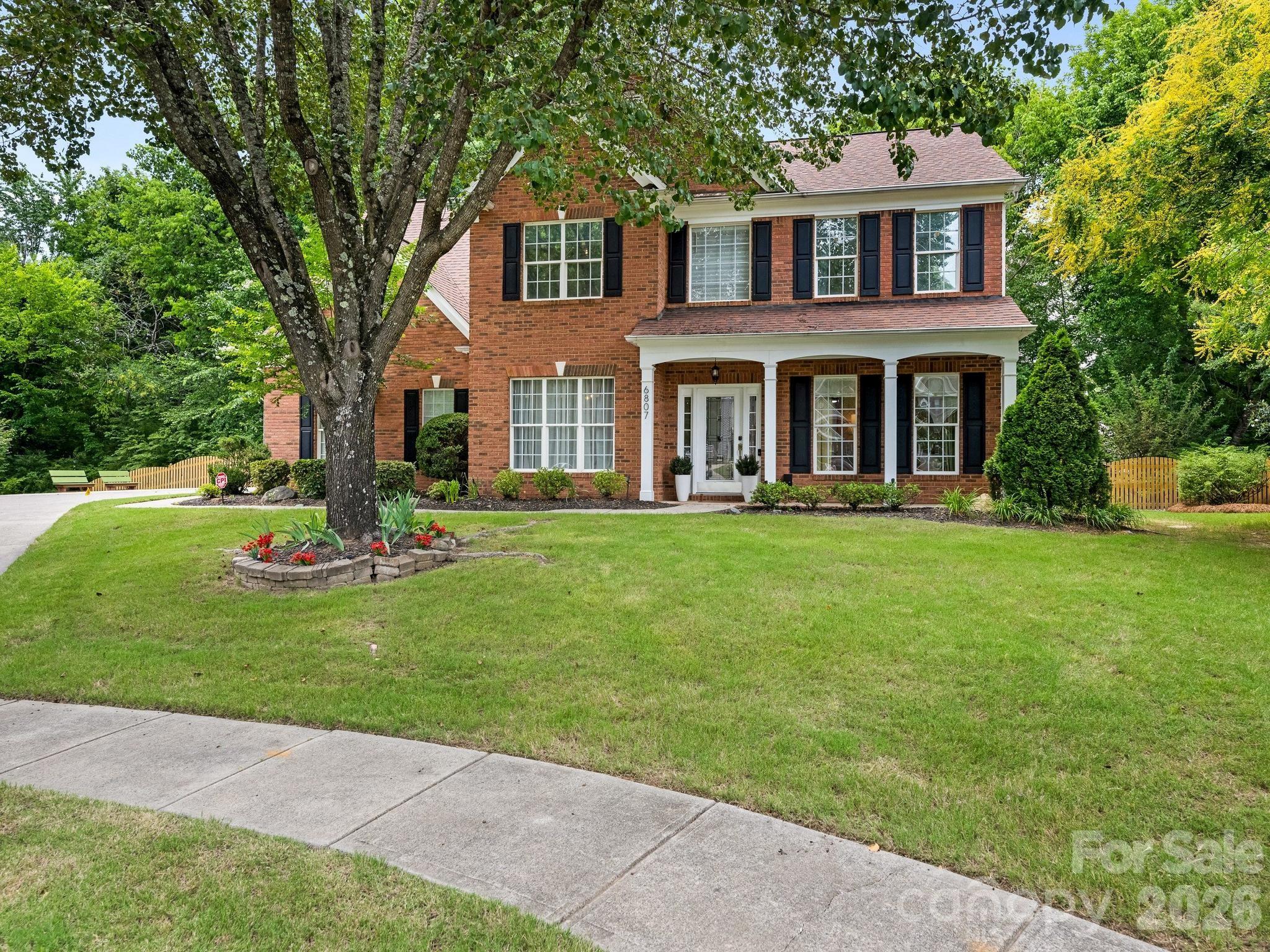 Photo 1 of 31 — 6807 Guinevere Drive, Charlotte, NC 28277