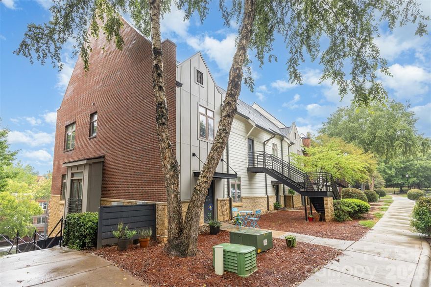 Great two level end unit condo walkable to everything Davidson has to offer, bars restaurants coffee and farmers market. Walk in entry level, living area and open kitchen make a great space for entertaining. Two bedroom, two bath upstairs make for a low maintenance and easy upkeep condo.