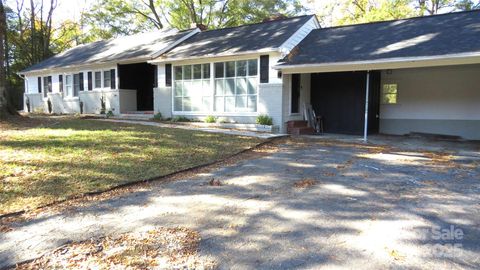 Photo of 2104 Hillcrest Avenue, Albemarle, NC 28001 (MLS # 4319597)