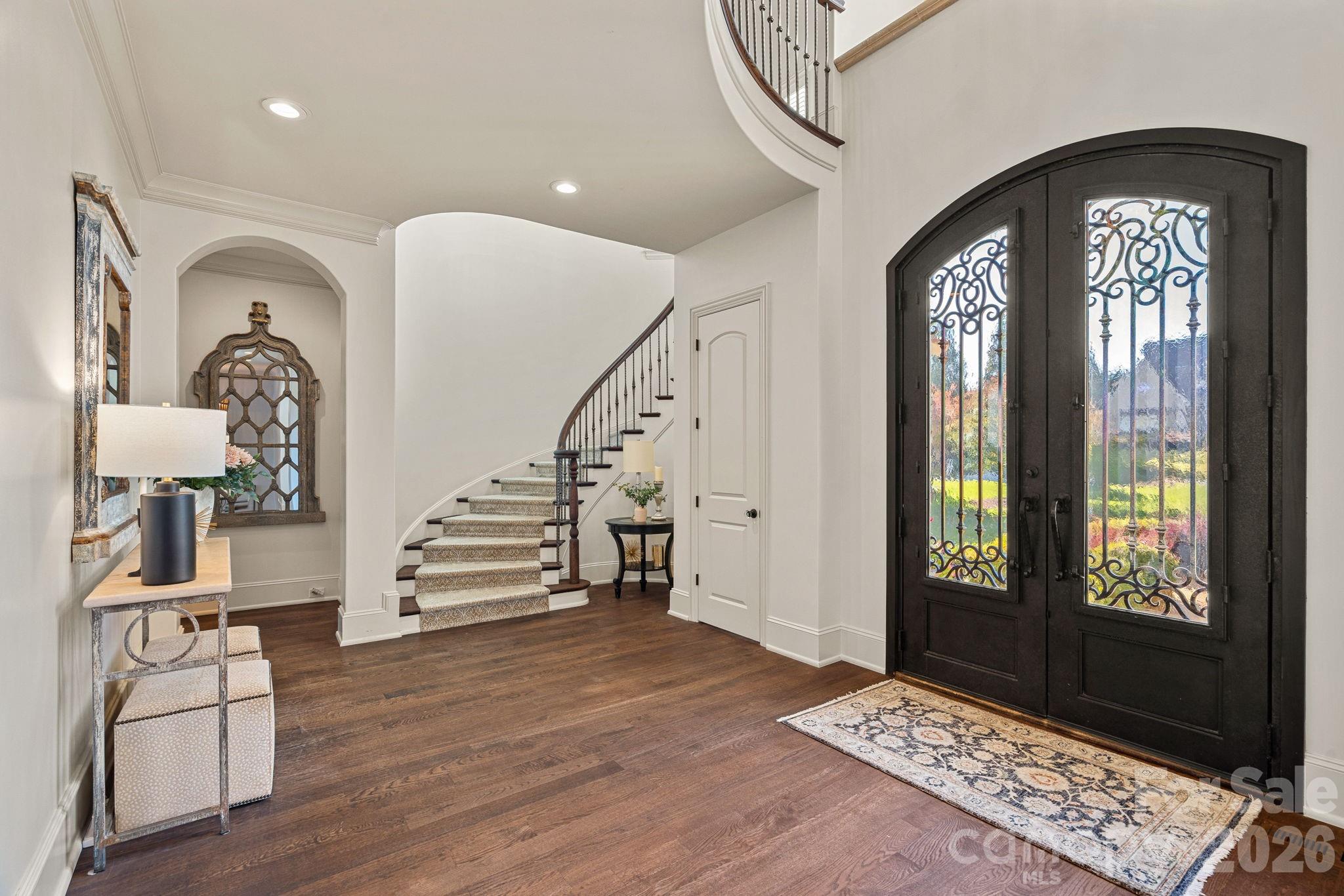 119 S Longfellow Lane