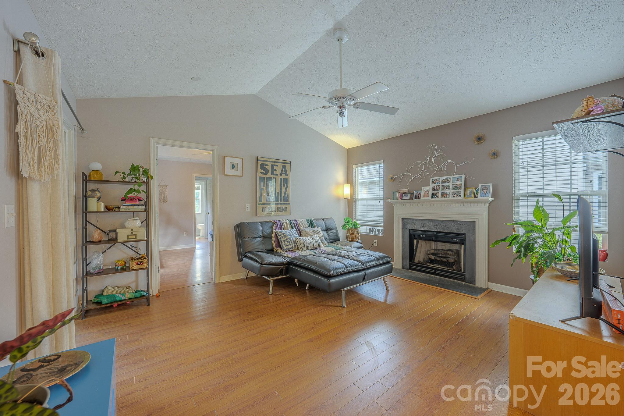 39 N Creekside Court