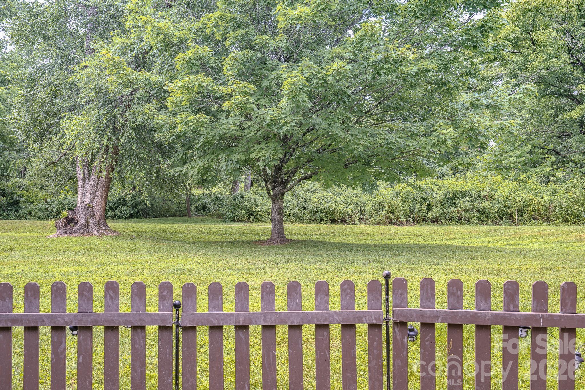 39 N Creekside Court