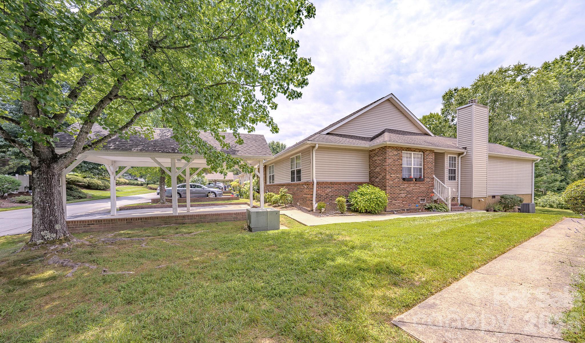 39 N Creekside Court, Hendersonville, NC, 28791