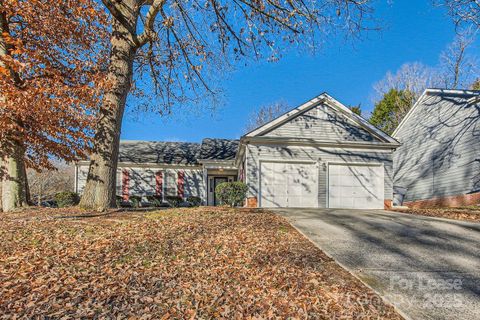 Photo of 7201 Canyon Drive, Charlotte, NC 28262 (MLS # 4311886)