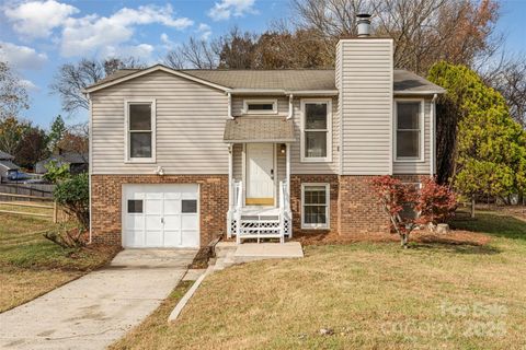 Photo of 11031 Mallard Crossing Drive, Charlotte, NC 28262 (MLS # 4317615)