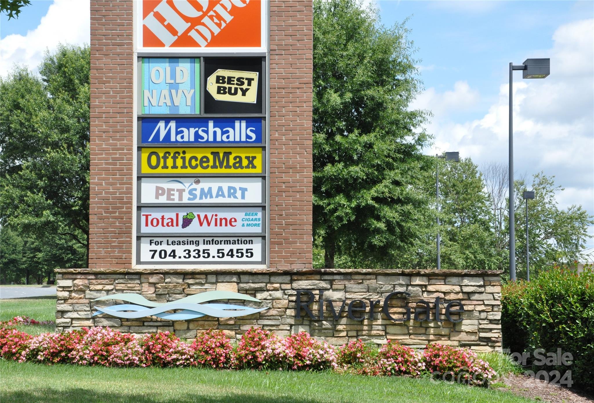 Hamilton Lakes - Residential