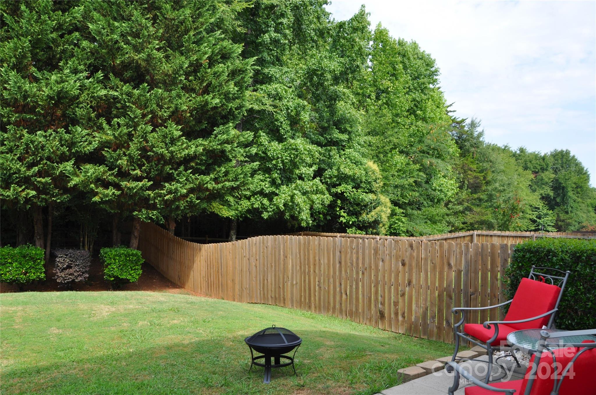 Hamilton Lakes - Residential