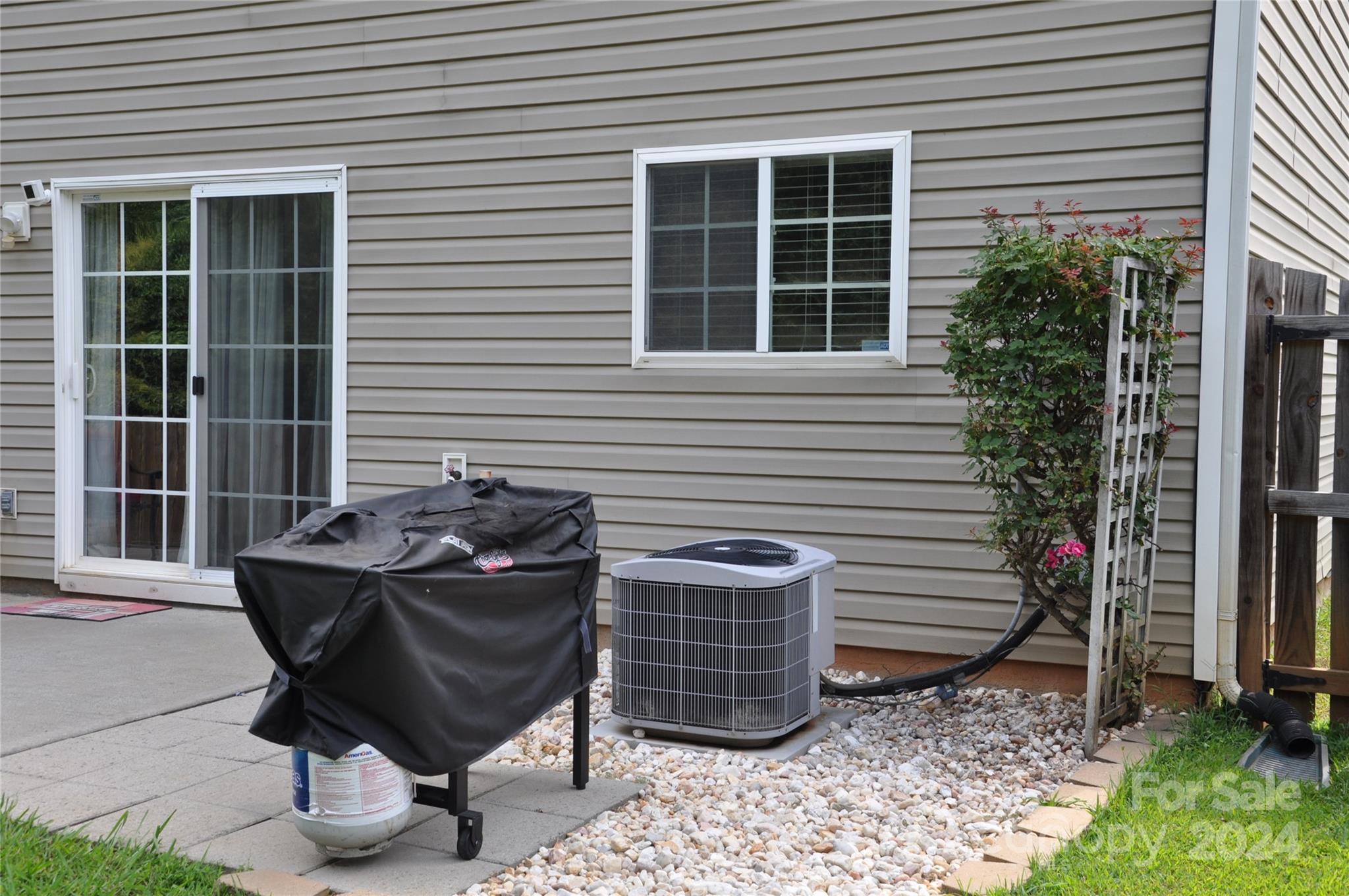 Hamilton Lakes - Residential