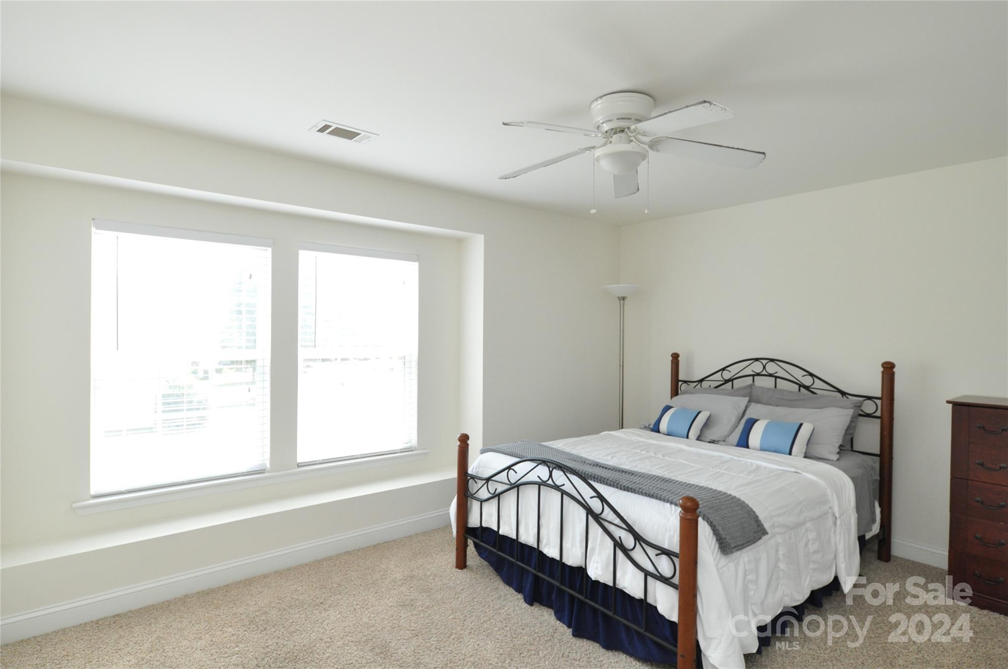 Hamilton Lakes - Residential