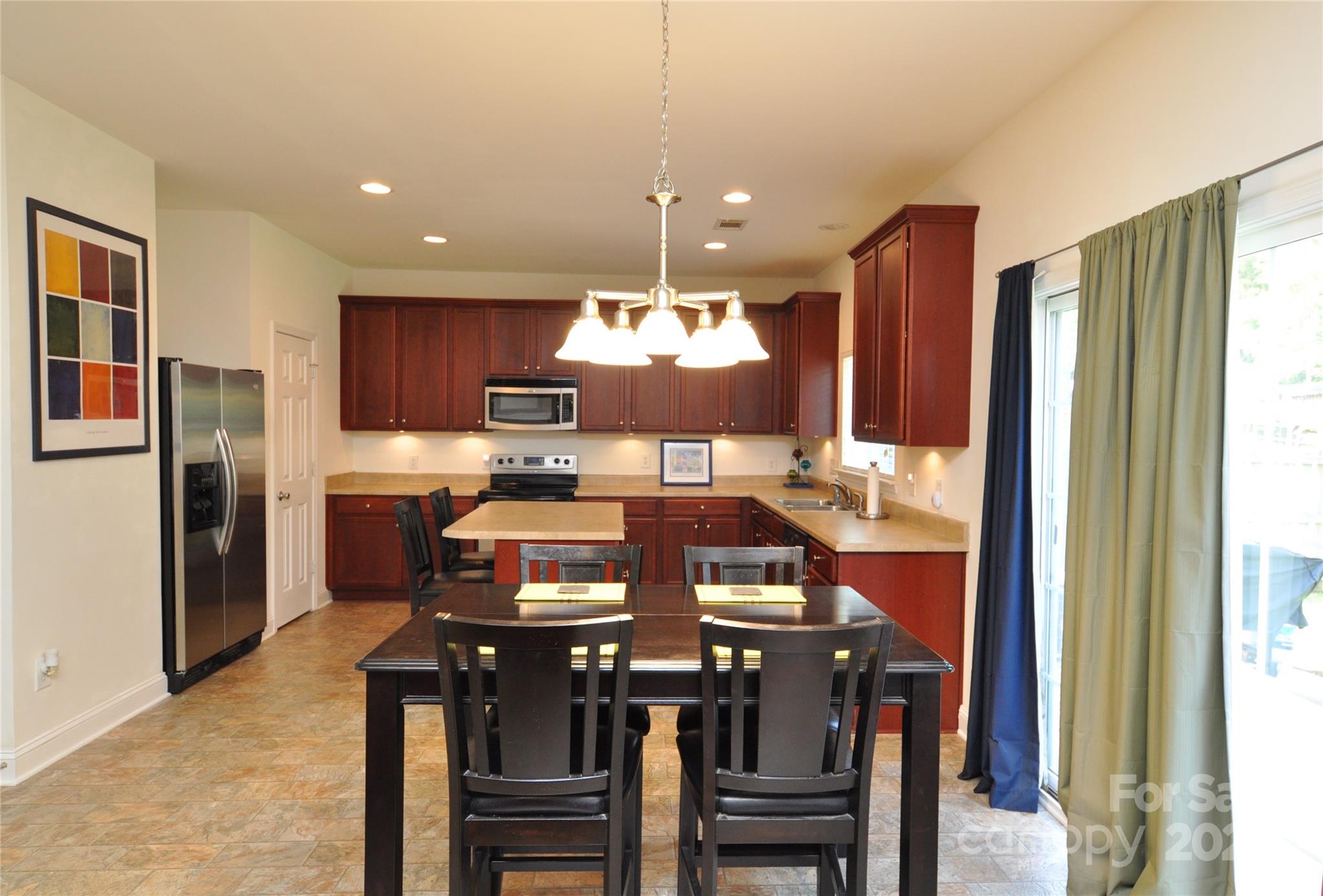 Hamilton Lakes - Residential