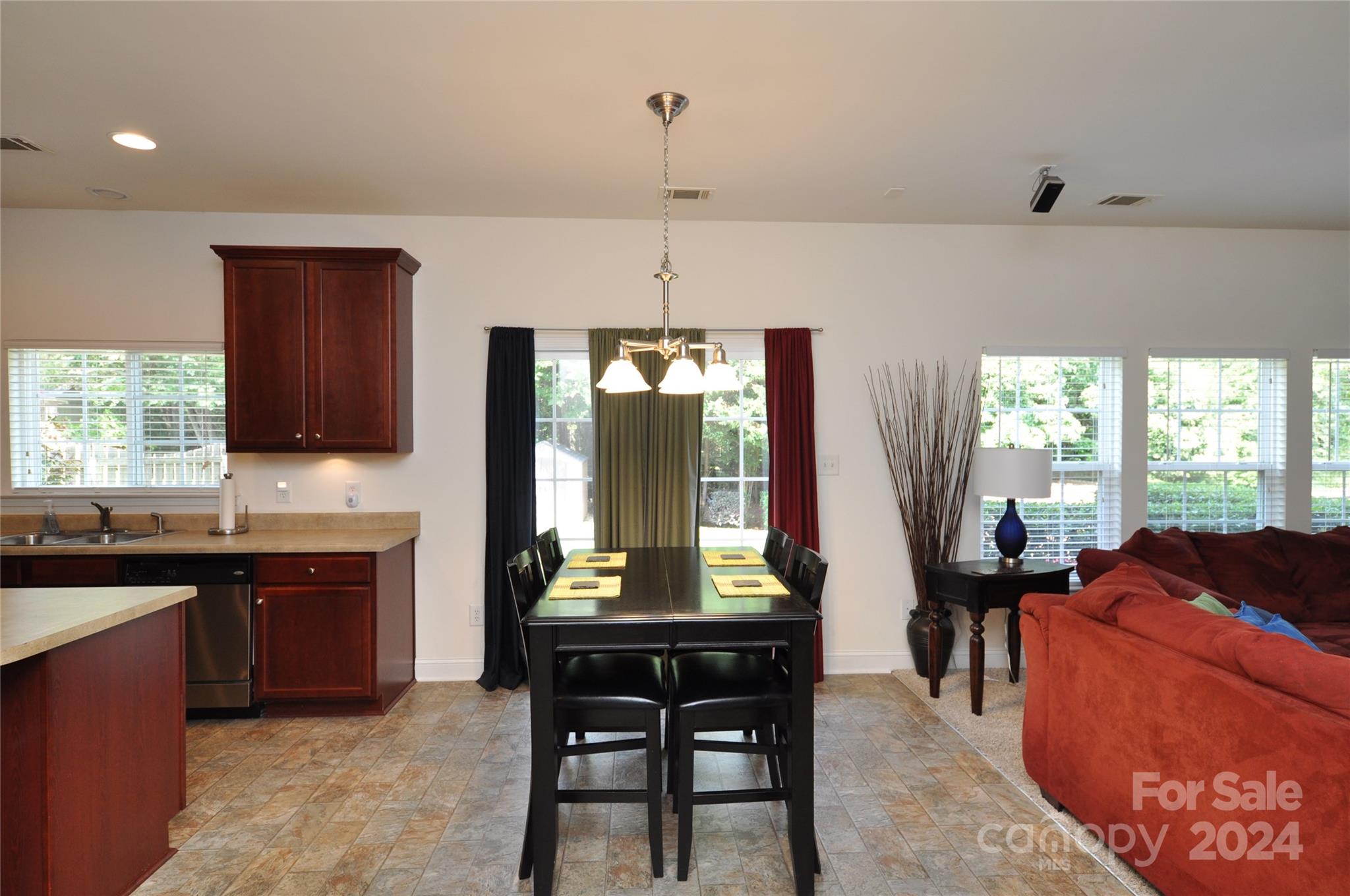 Hamilton Lakes - Residential