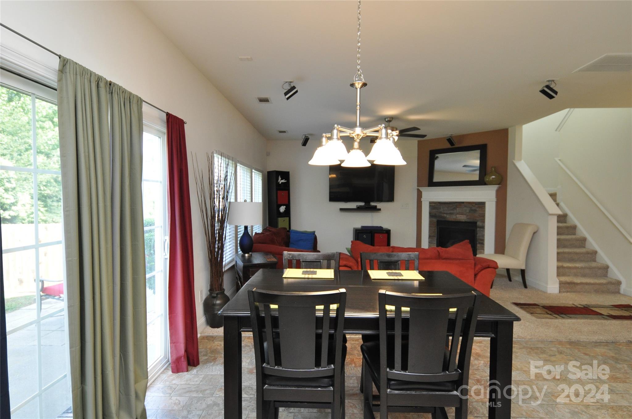 Hamilton Lakes - Residential