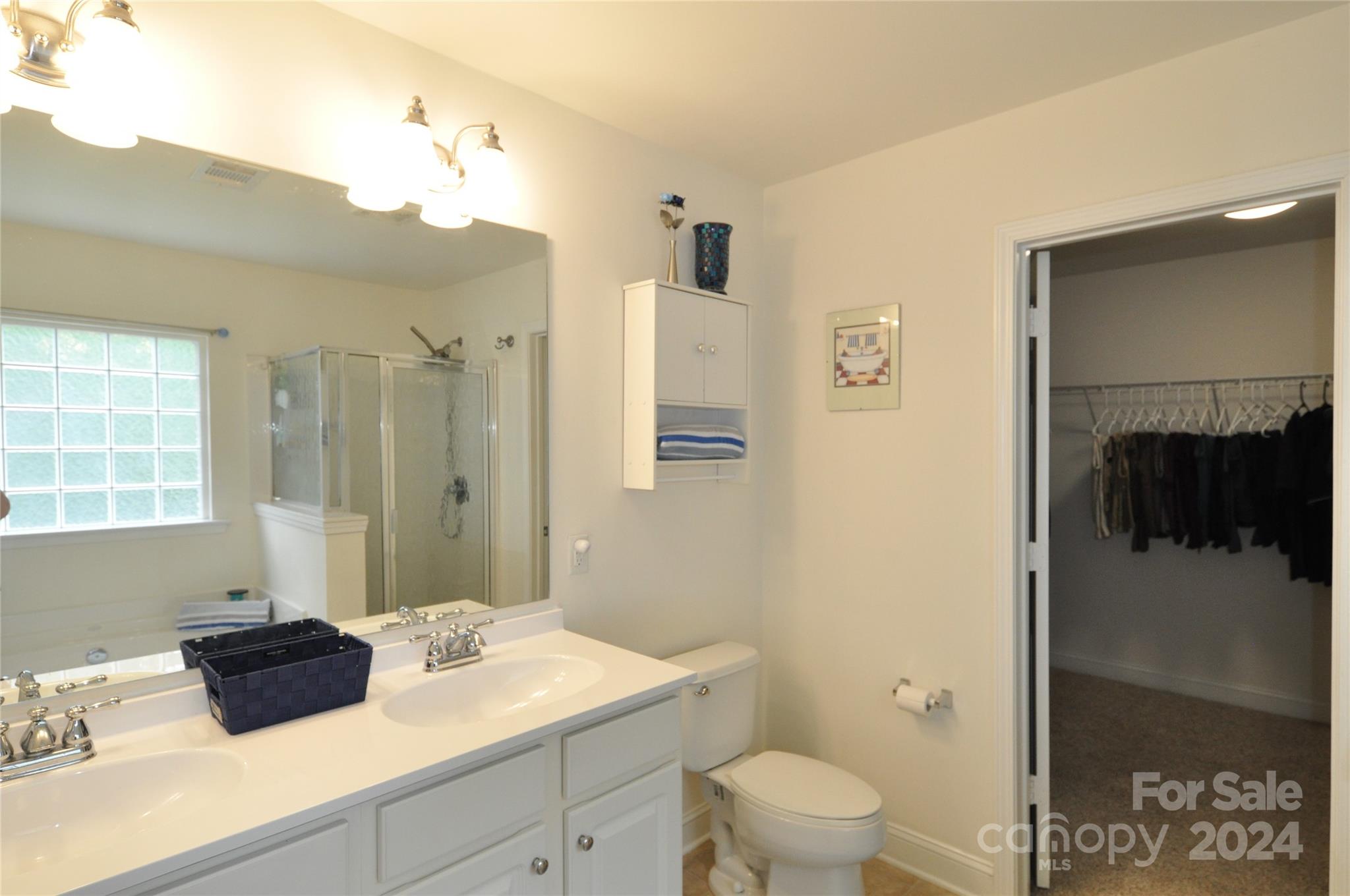 Hamilton Lakes - Residential