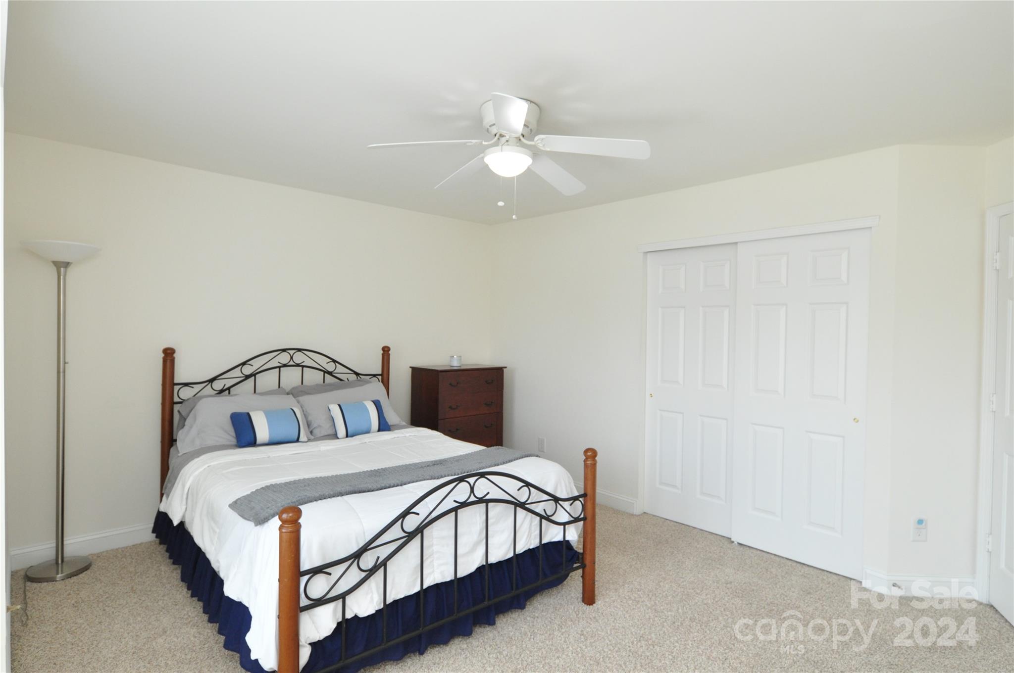 Hamilton Lakes - Residential