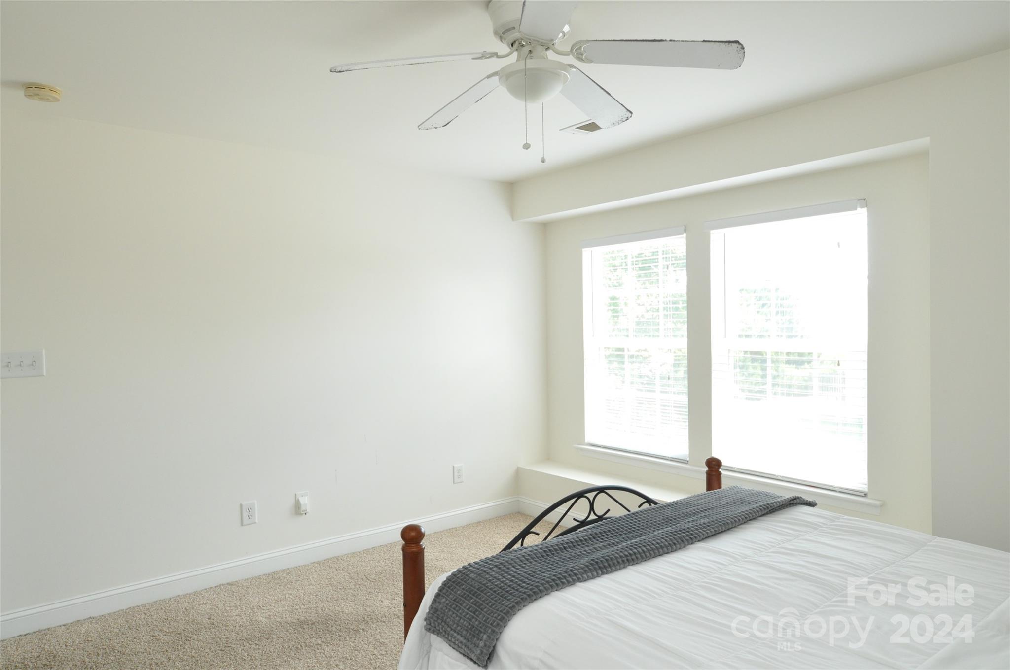 Hamilton Lakes - Residential