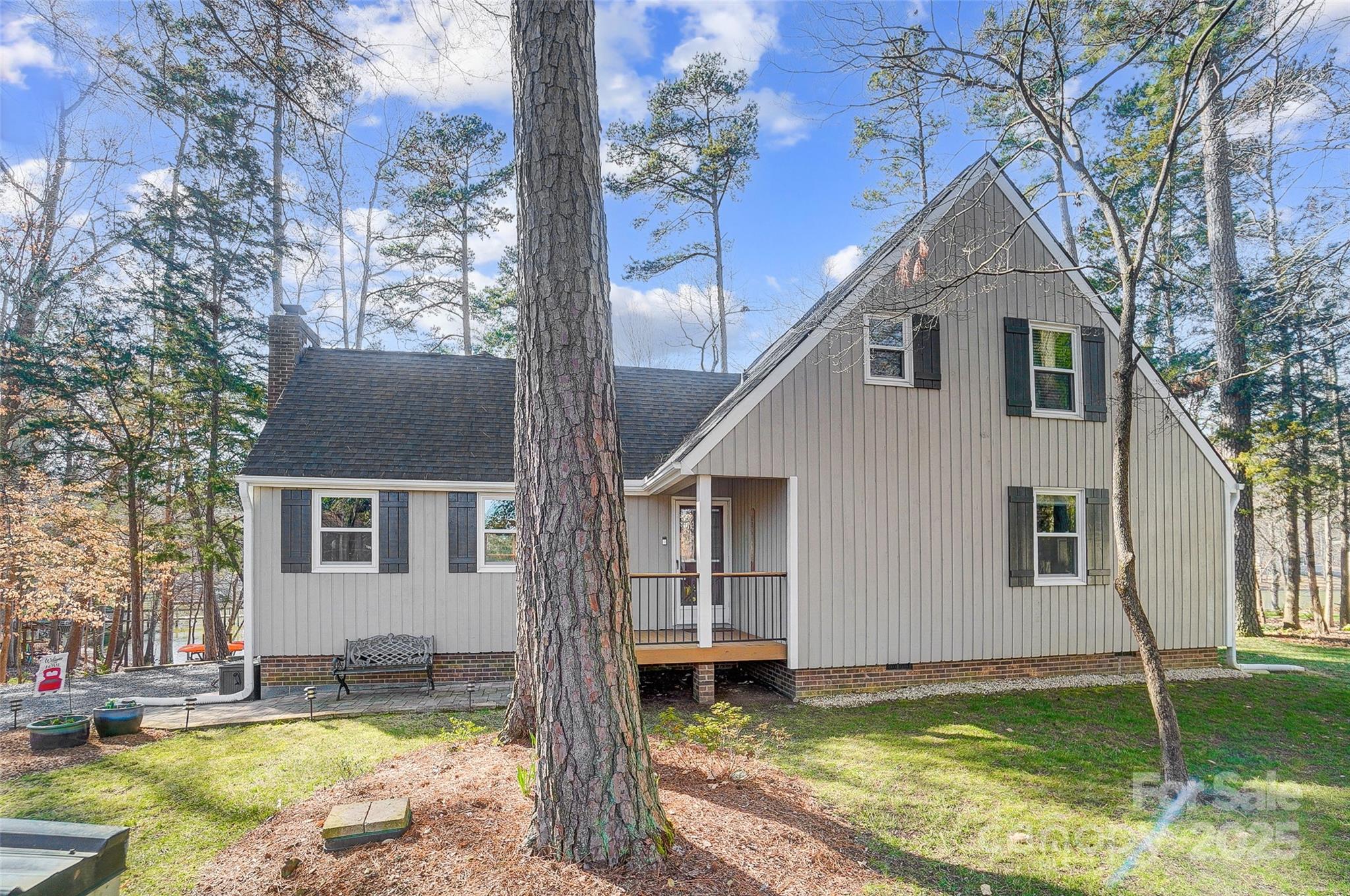 2139 Peninsula Drive