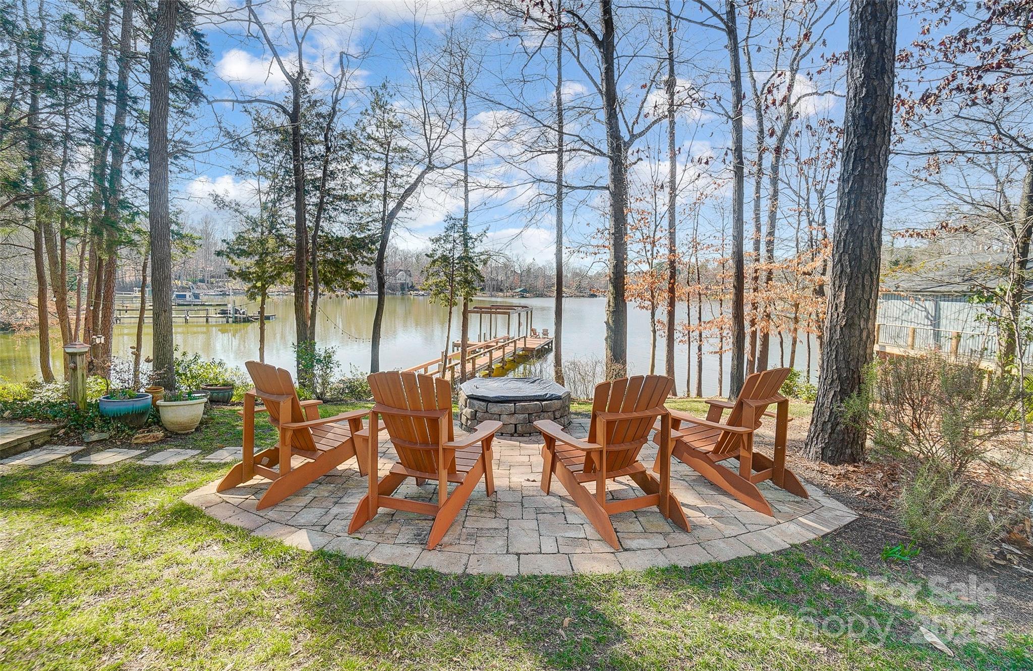 2139 Peninsula Drive