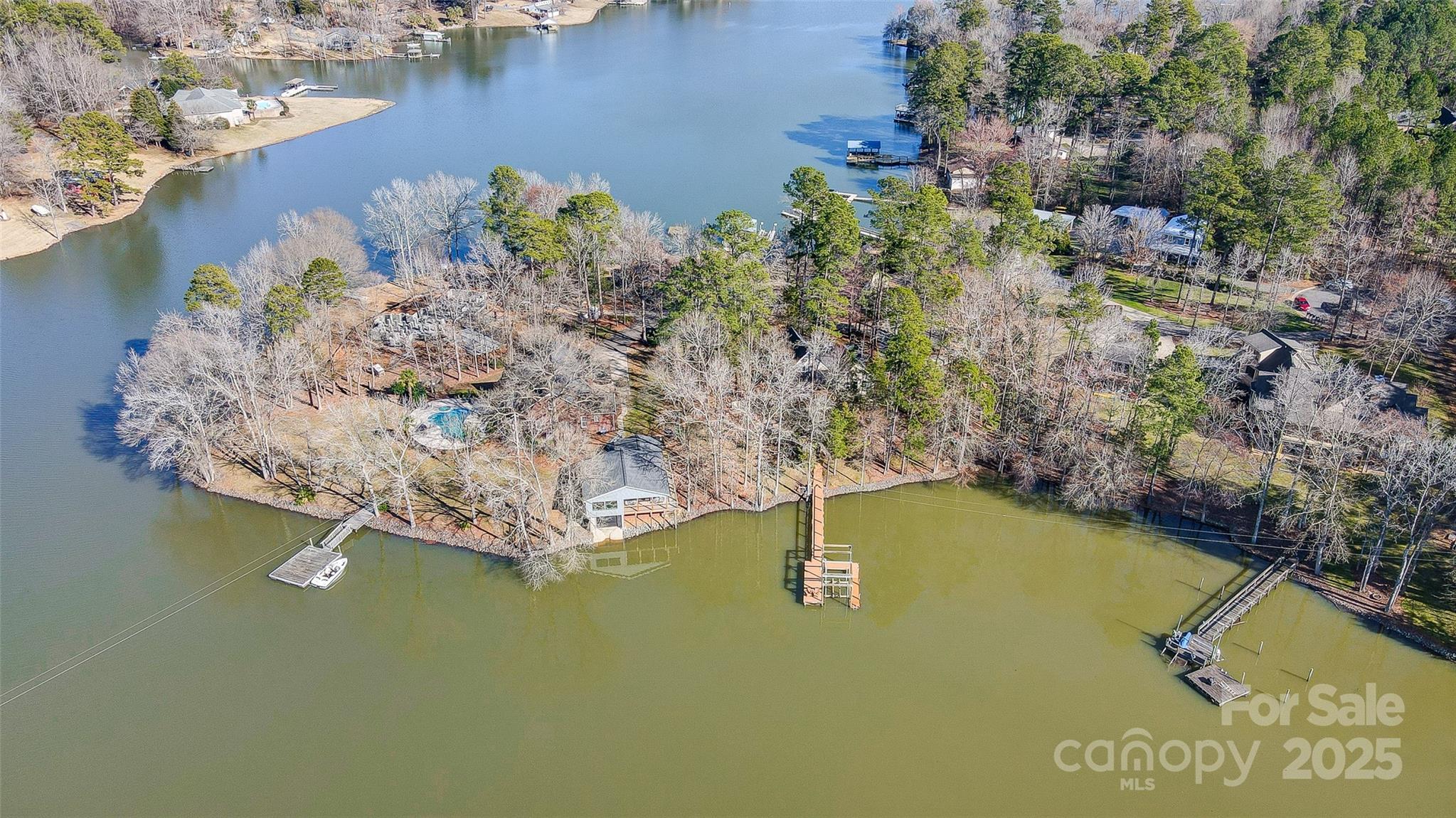 2139 Peninsula Drive