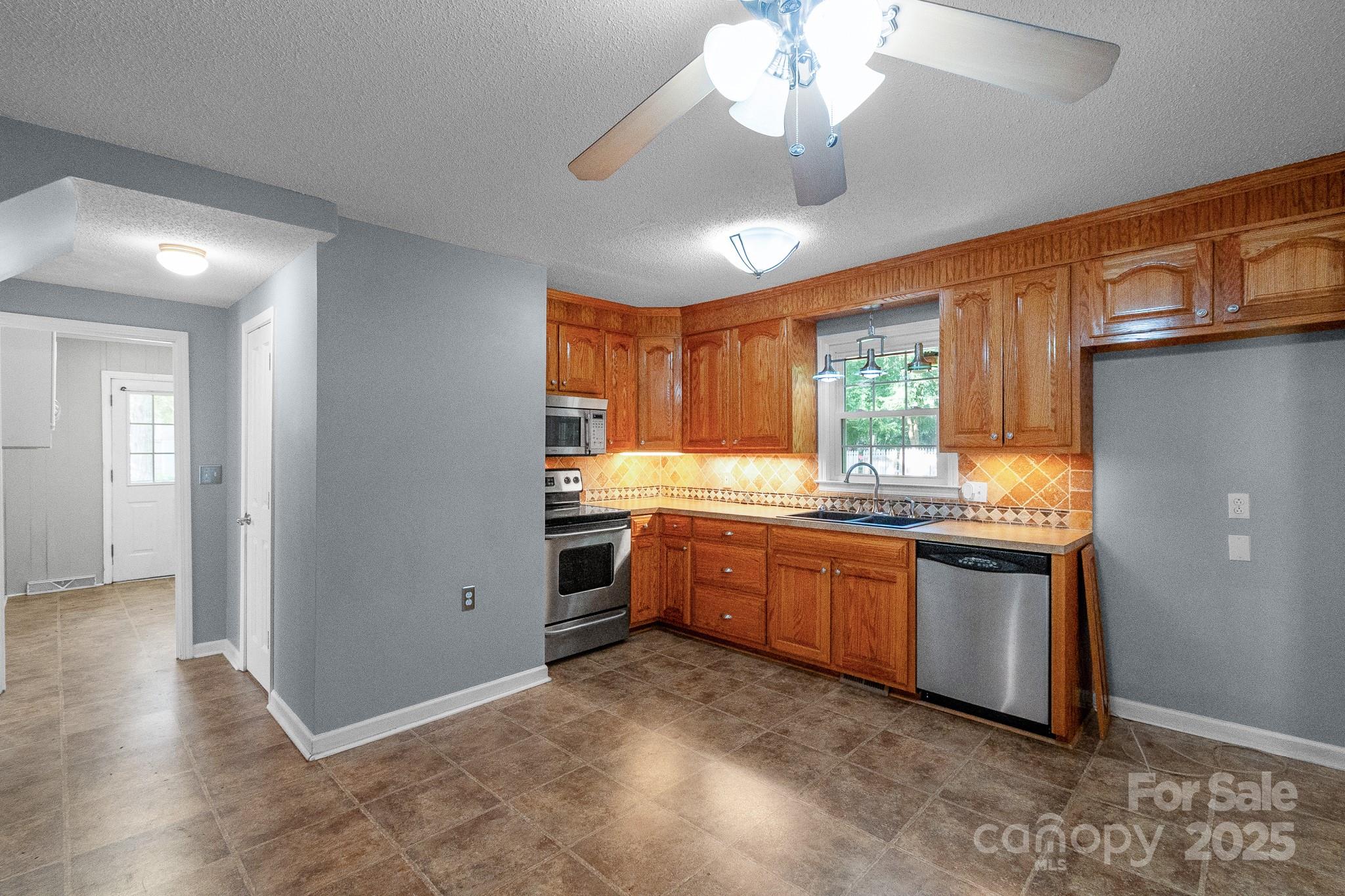 Country Club Heights - Residential