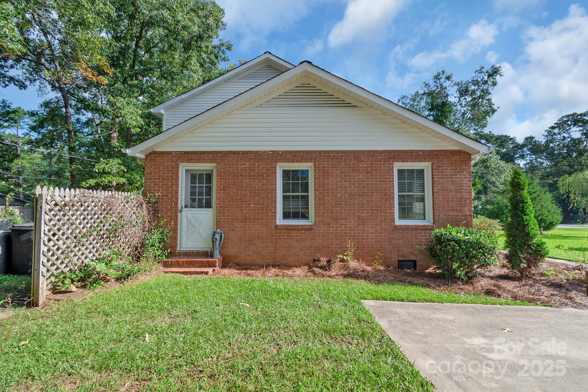 Country Club Heights - Residential