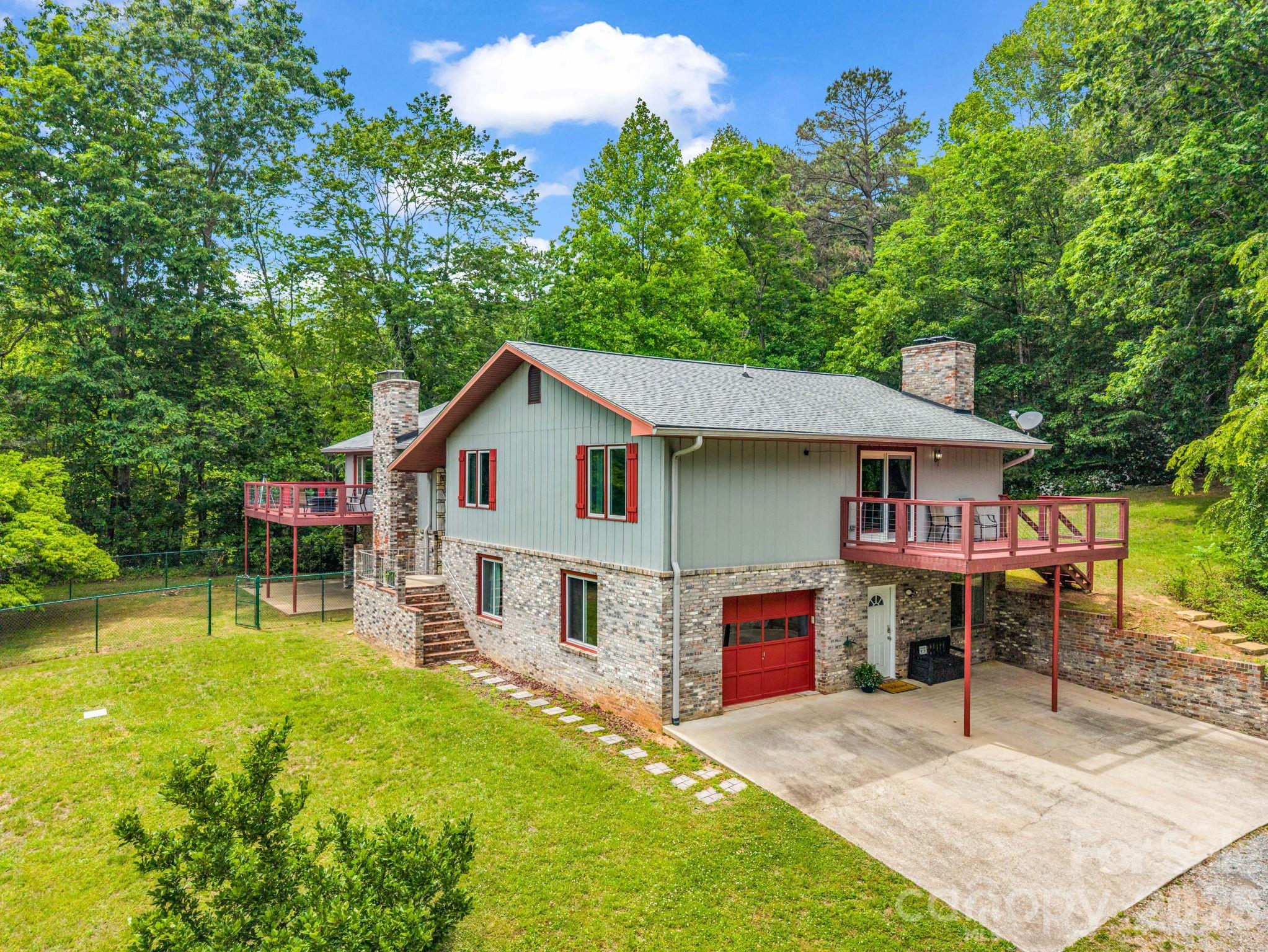 656 Cashiers Valley Road