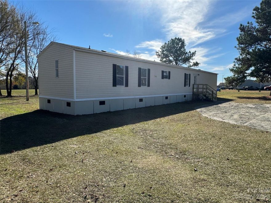 Very Nice 2008 Year Model ScotBuilt Manufactured Single Wide Approximately 1140 Sq Ft 3 Bedrooms, 2 Full Baths, Central Heat and Air, Main Bath w/Garden Tub and Seperate Shower. New Carpet and Paint Through Out.Nice 1.02 Acre Lot, Private Well and Septic, County Maintained Gravel Road in Good Condition. fha, Conventional or Cash Considered.