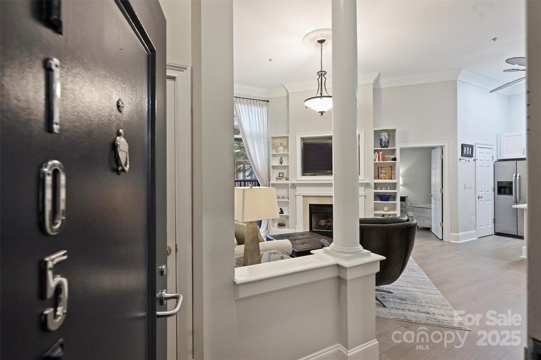 718 W Trade Street 105
