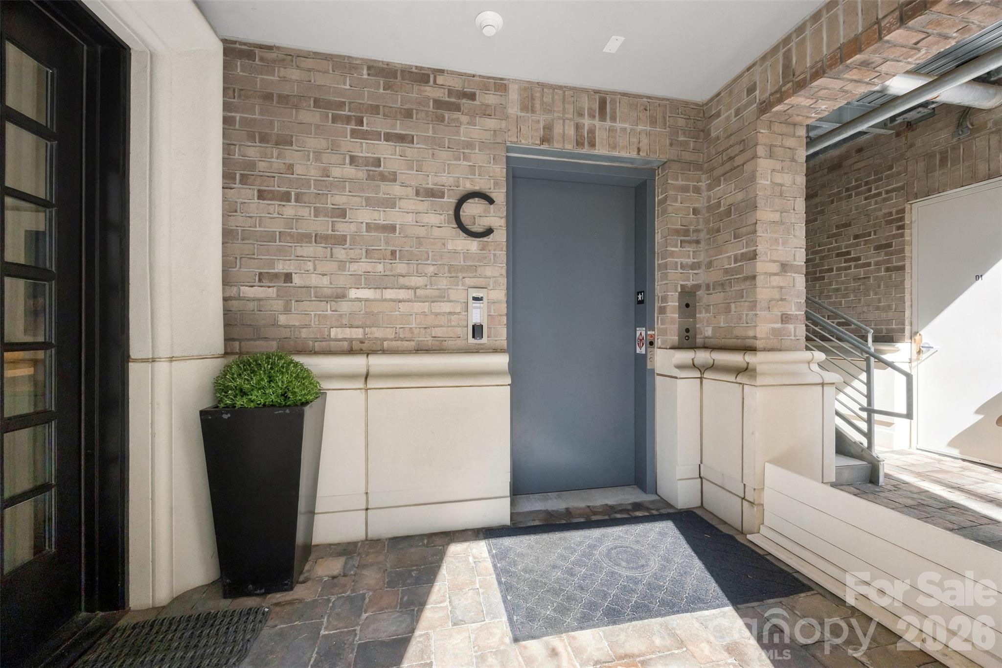 1333 Queens Road C4