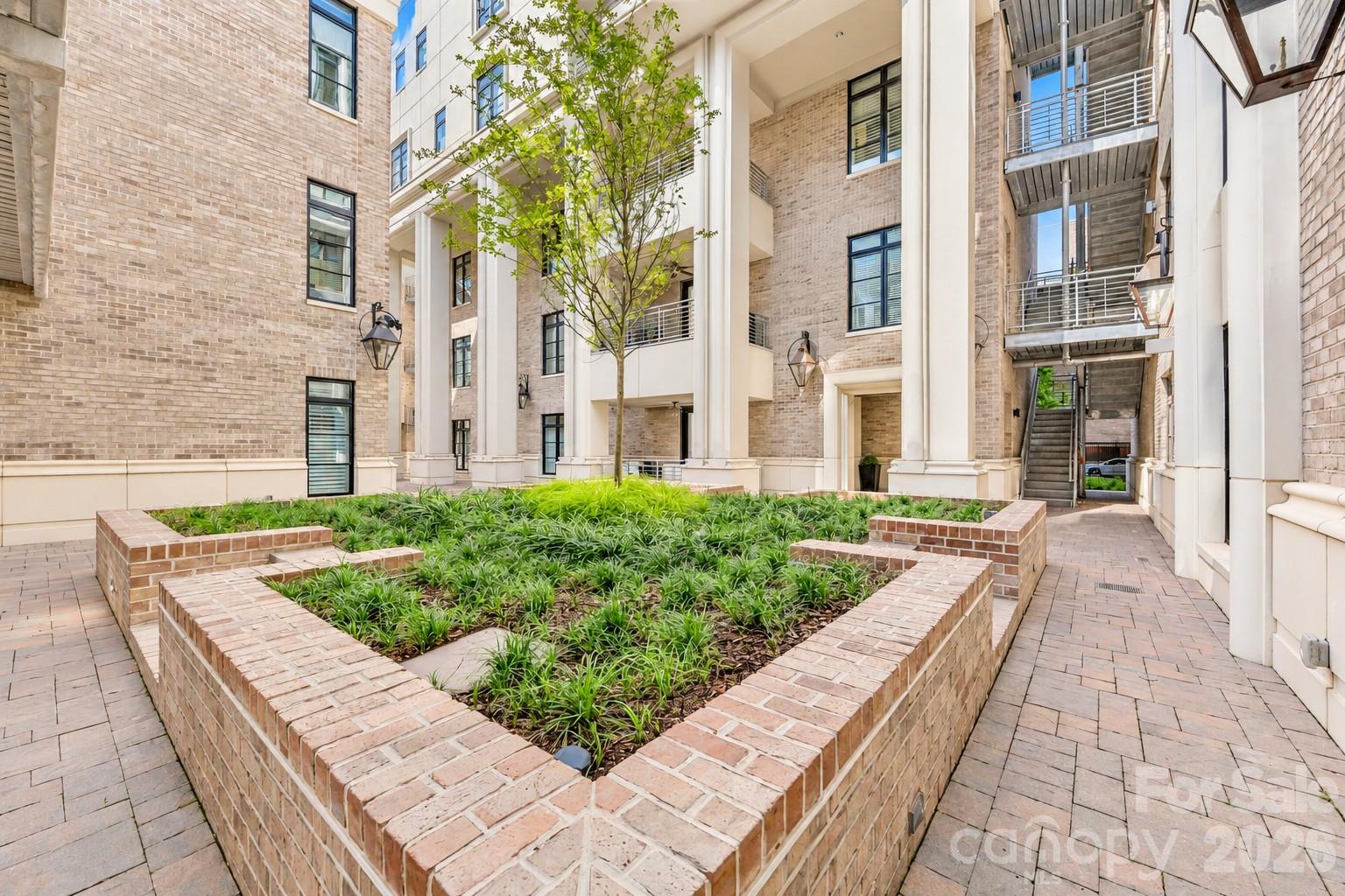 1333 Queens Road C4