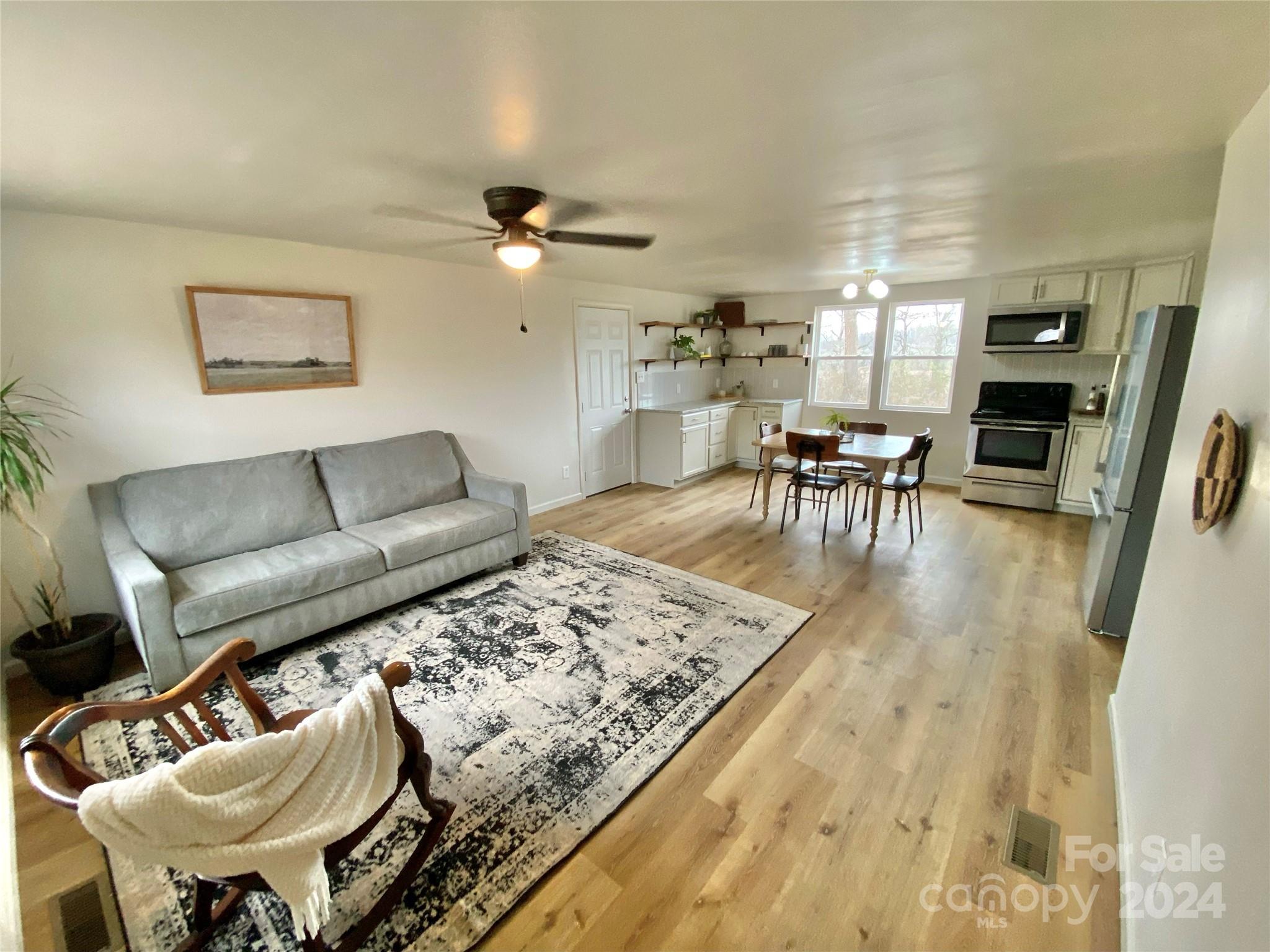 LINCOLN ESTATES - Residential