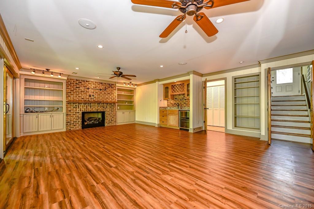 Tega Cay - Residential