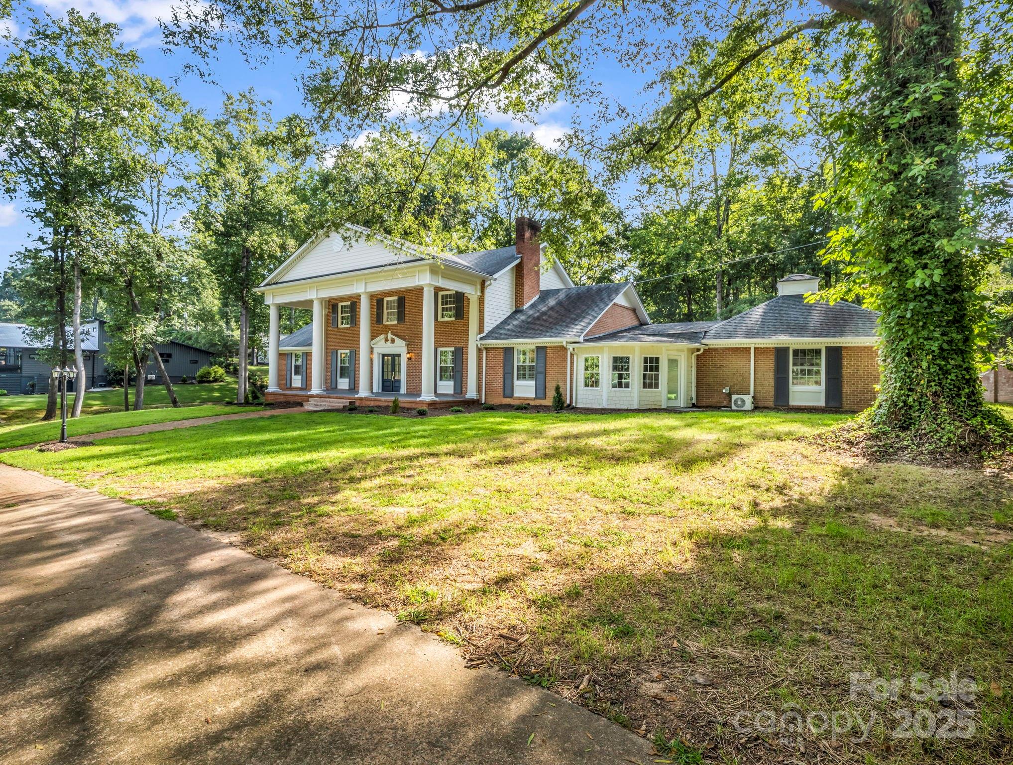 320 Country Club Acres None