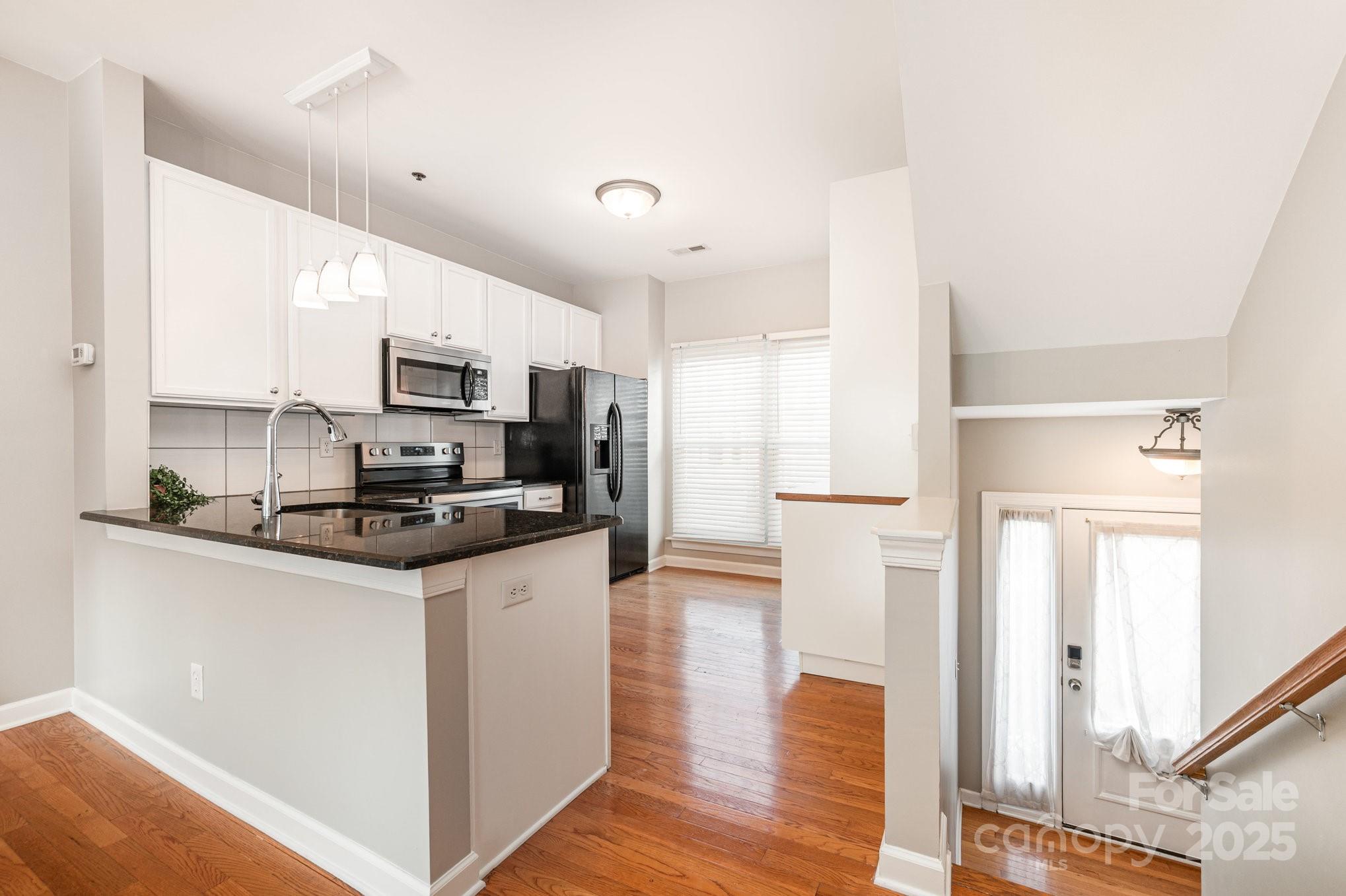 2833 Avalon Loop Road