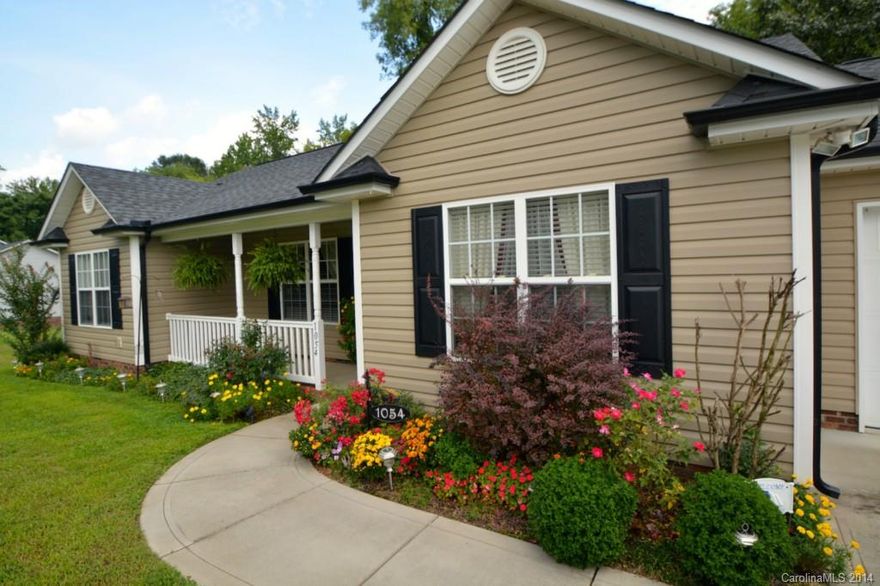 Beautiful, well maintained home on quiet street that backs to wooded area and creek. Large family room with gas fireplace. Kitchen with lots of cabinets and counter space, new dishwasher, and stainless refrigerator and flat cook top stove. Breakfast area overlooks deck and wooded area. Very spacious bedrooms. A must see.