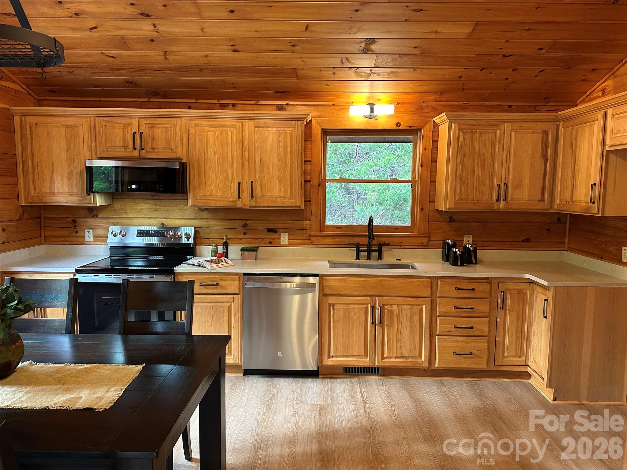 443 Cascades Parkway