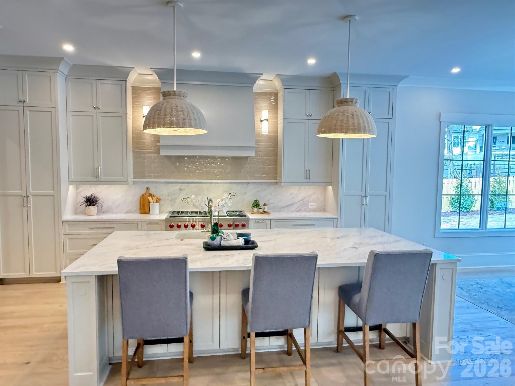 5907 Lakeview Drive 1